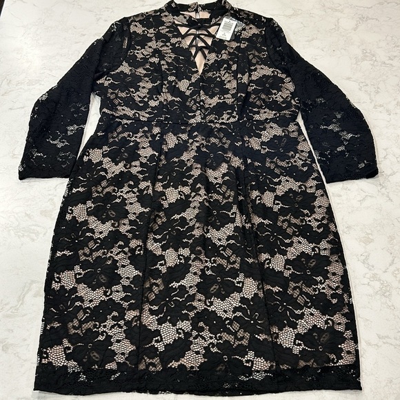 Torrid Black Lace Mock Neck Shift Dress Size 2 Wedding Formal Cocktail Gothic - Picture 16 of 16